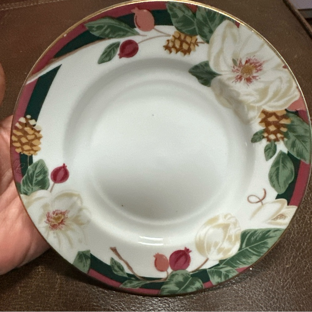 Vintage‎ Tienshan Magnolia Fine China 6" Saucer Christmas Replacement